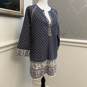 NWT Forever‎ 21 Women's Navy Patterned Top
